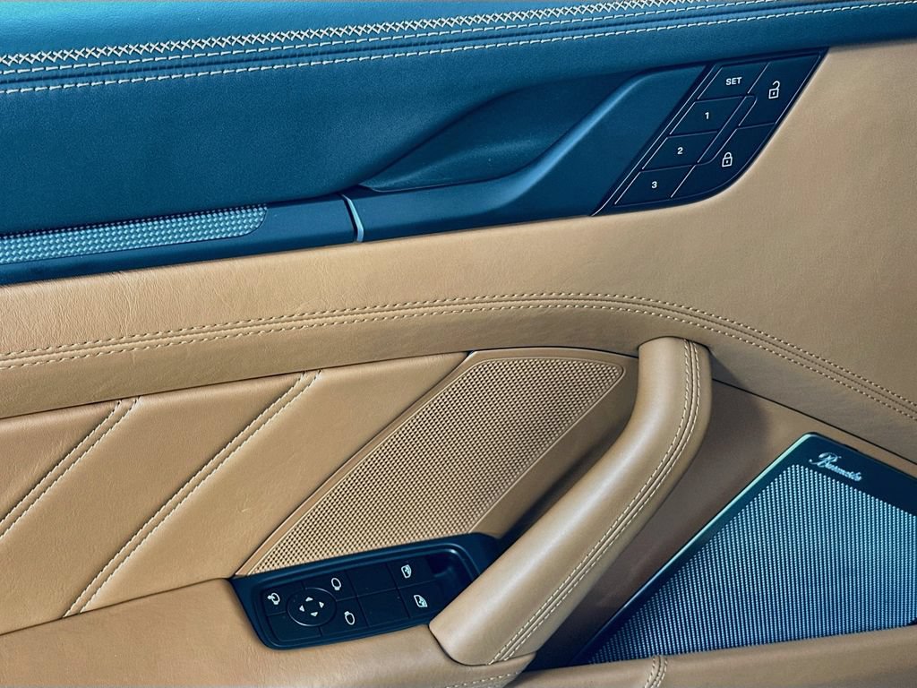 Certified 2026 Porsche 911 Targa 4 GTS AWD/4WD image 19