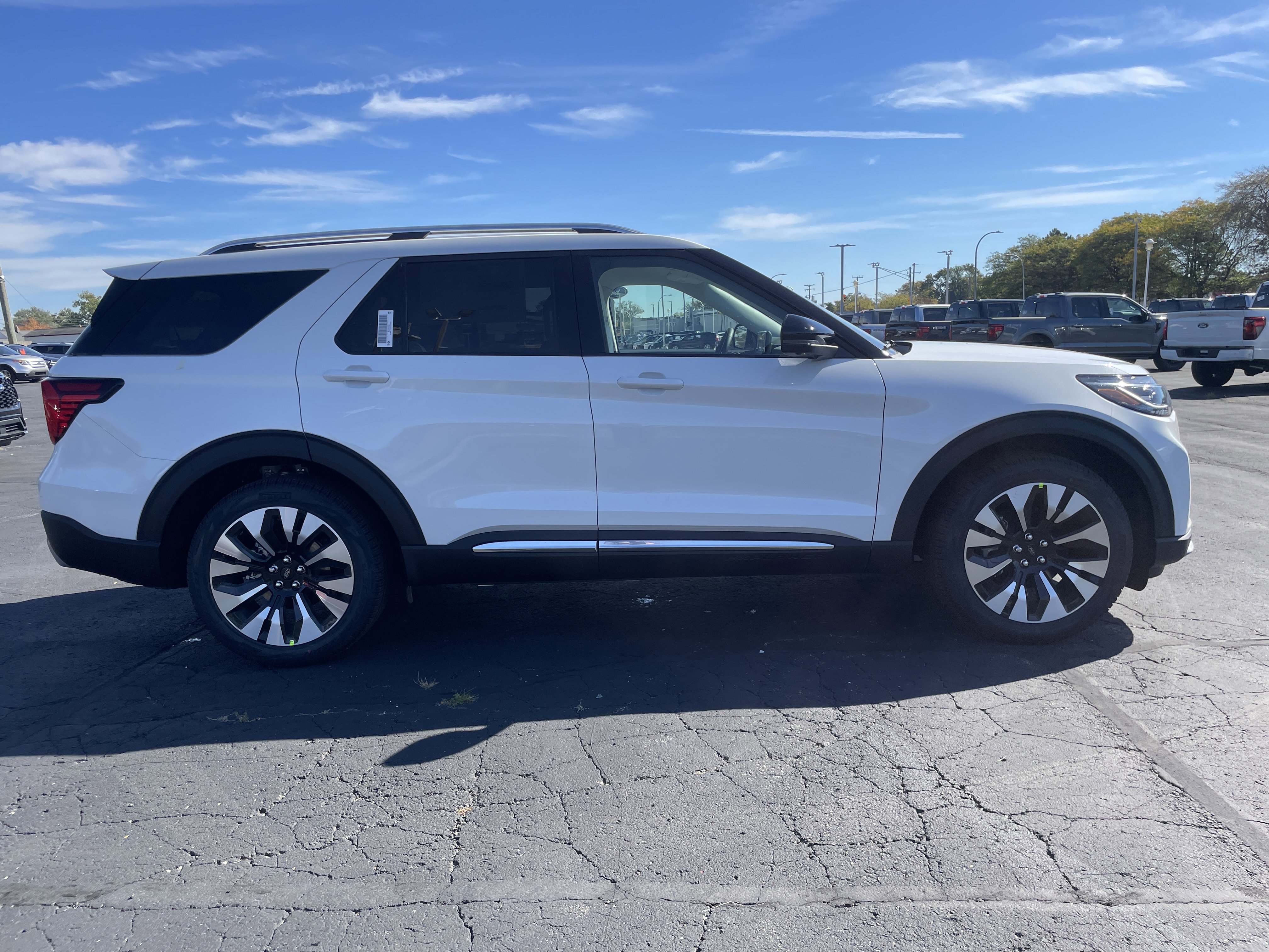 New 2026 Ford Explorer Platinum image 3