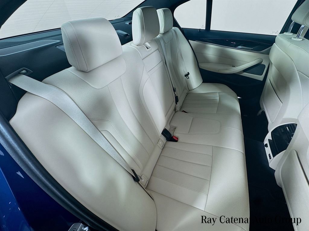 Certified 2023 BMW 530i xDrive w/ Premium Package image 29