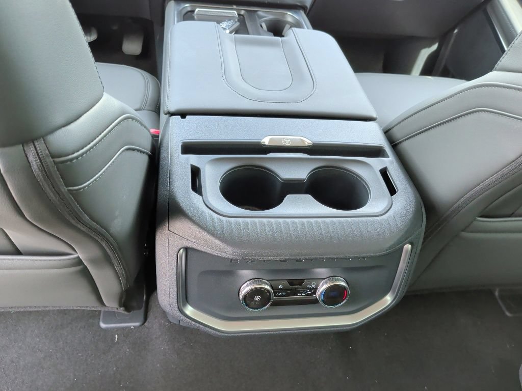New 2026 Ford Expedition Active RWD image 38