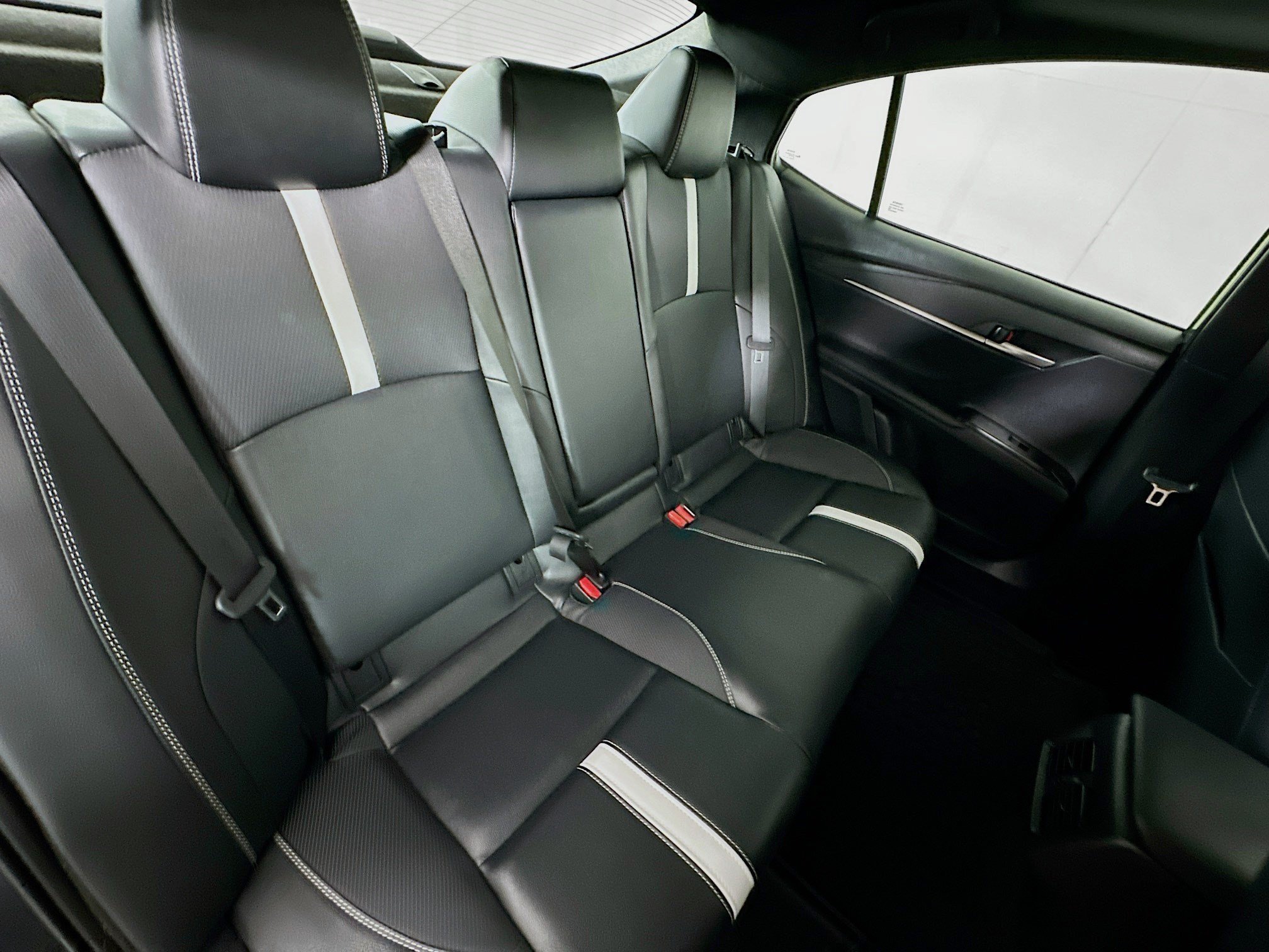 Used 2025 Toyota Camry SE w/ Multimedia Upgrade Package FWD image 27