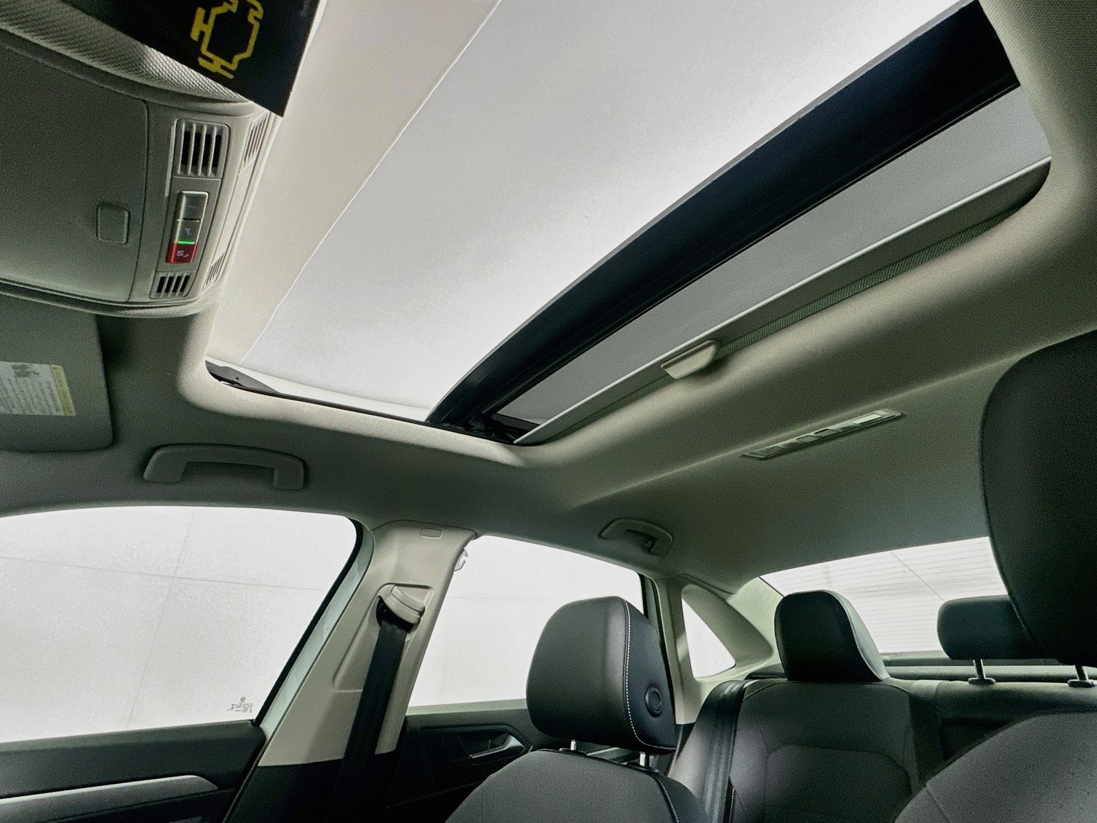 New 2027 Volkswagen Jetta SE FWD image 21
