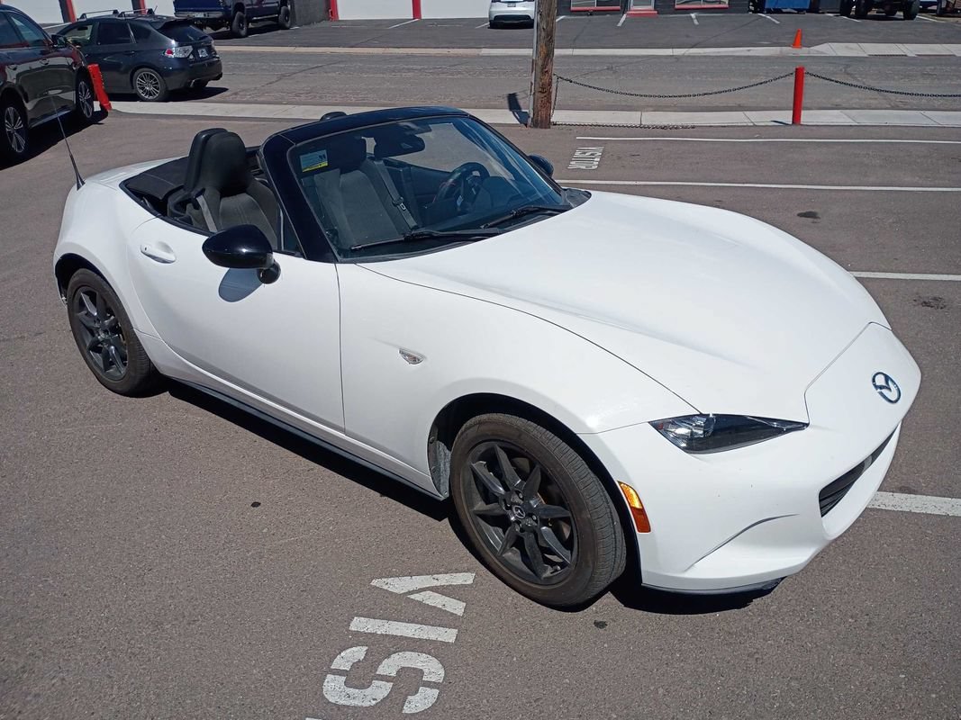 Used 2020 MAZDA MX-5 Miata Sport RWD image 10