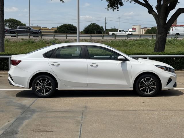 Used 2023 Kia Forte LXS FWD image 3