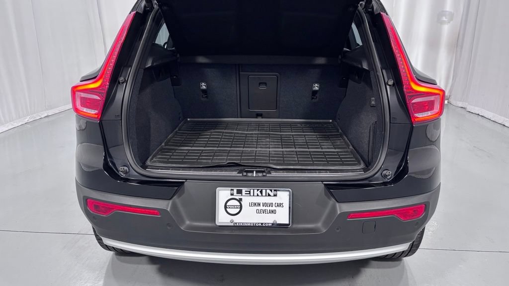 Certified 2023 Volvo XC40 B5 Ultimate w/ Protection Package Premier AWD/4WD image 28