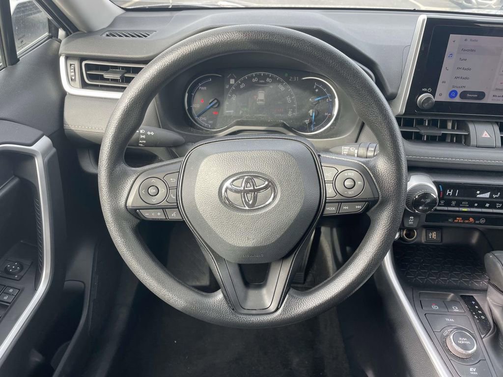 Used 2025 Toyota RAV4 XLE image 25