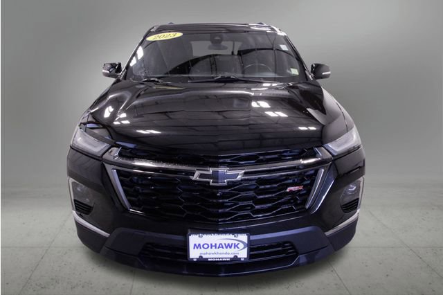 Used 2023 Chevrolet Traverse RS image 9