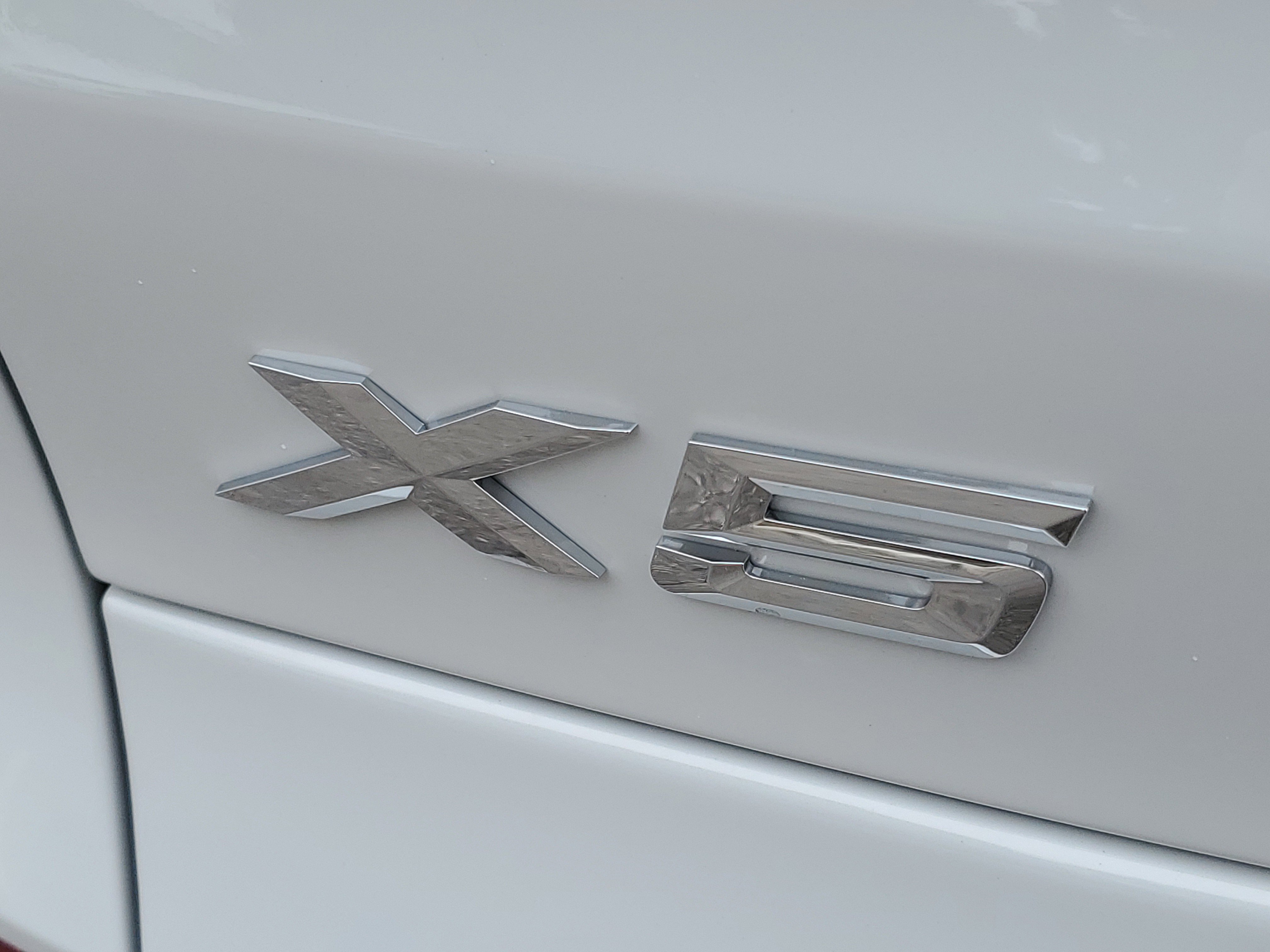 New 2026 BMW X5 xDrive50e image 30