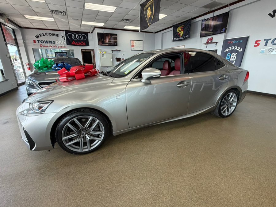 Used 2018 Lexus IS 300 F Sport w/ F Sport Package RWD image 10