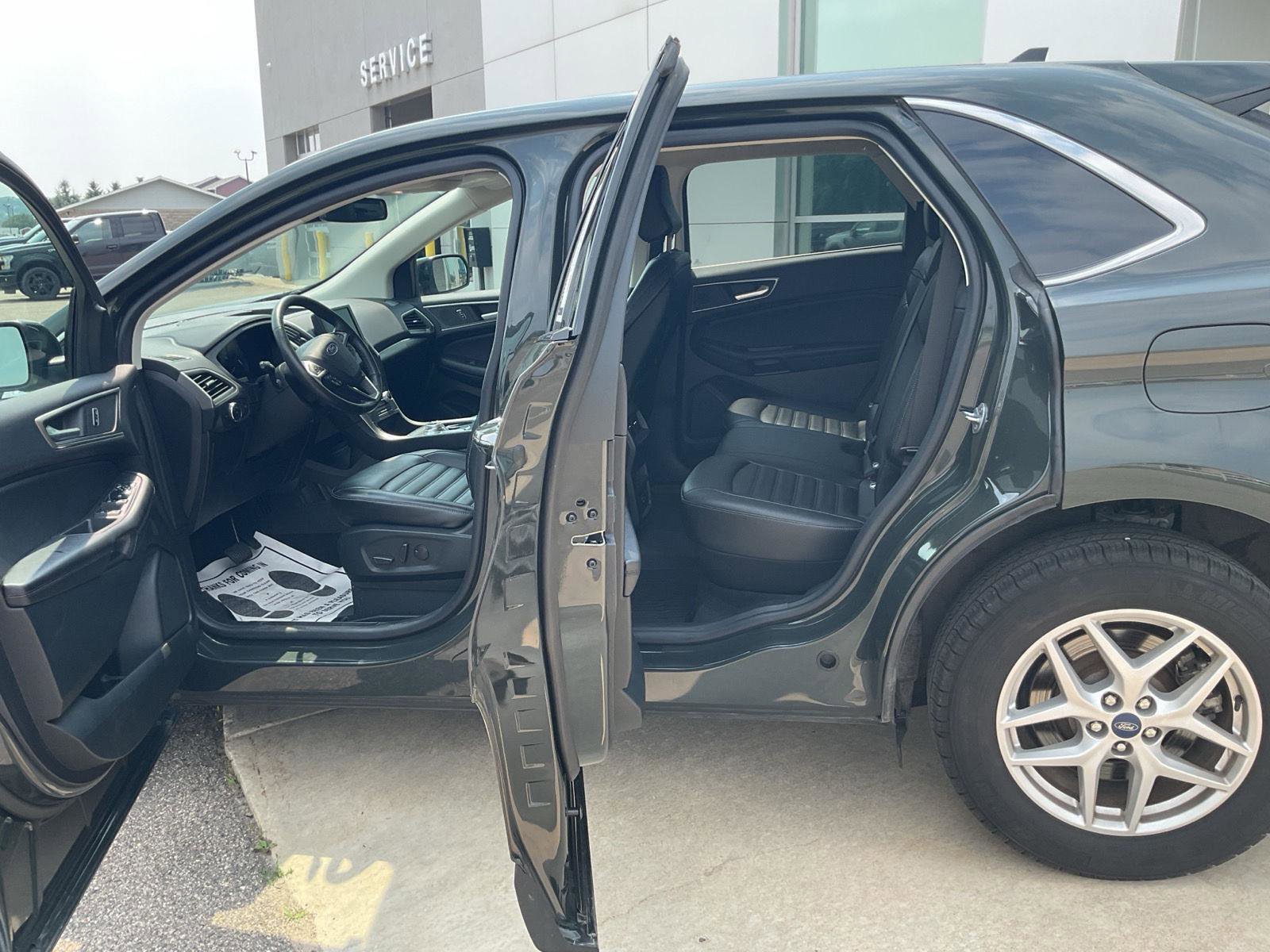 Used 2022 Ford Edge SEL image 22