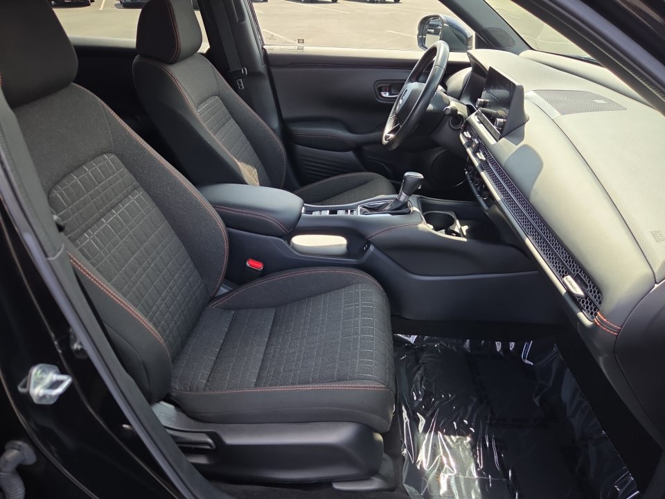 Certified 2025 Honda HR-V Sport image 28