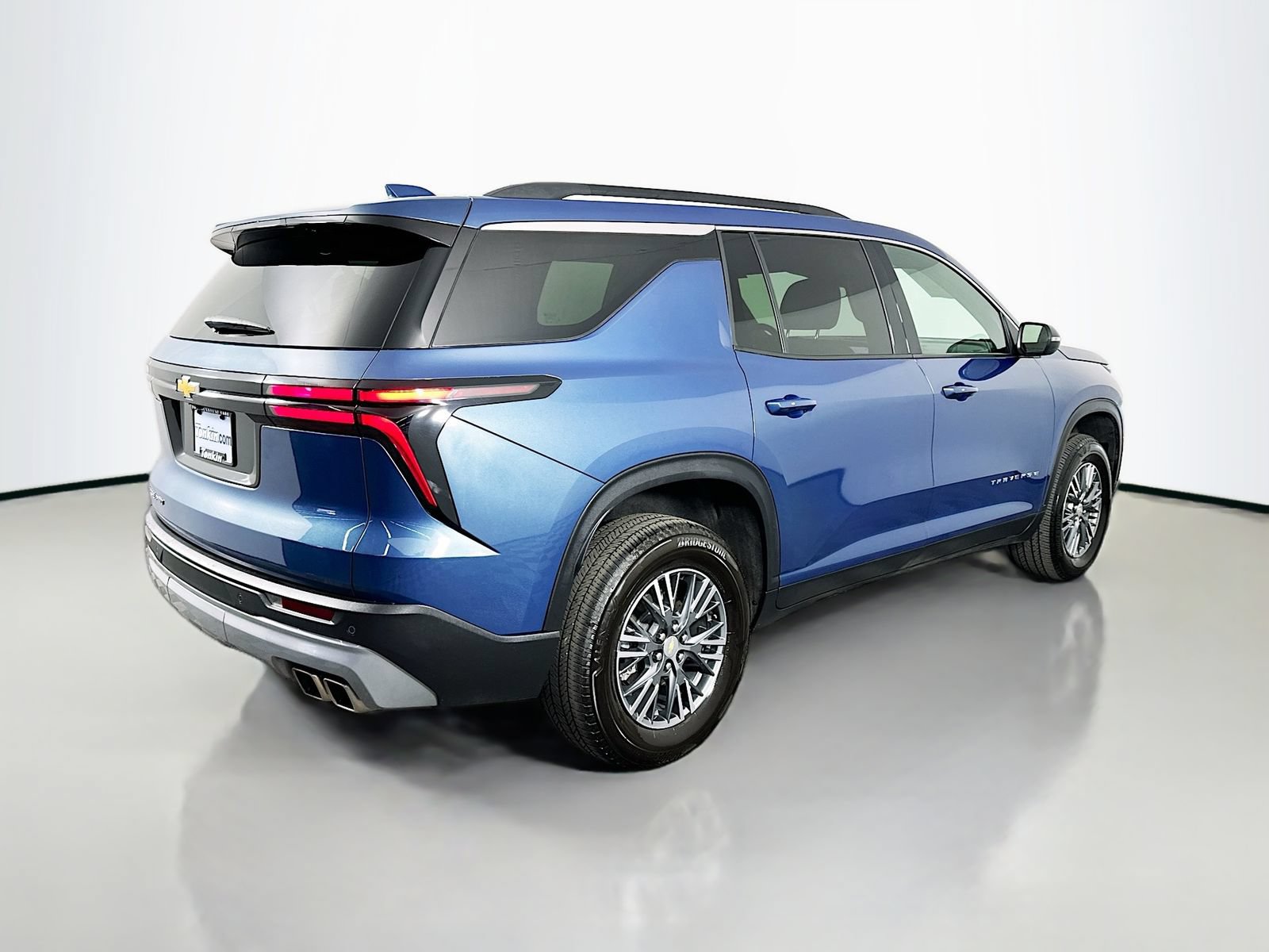 Used 2025 Chevrolet Traverse LT AWD/4WD image 7