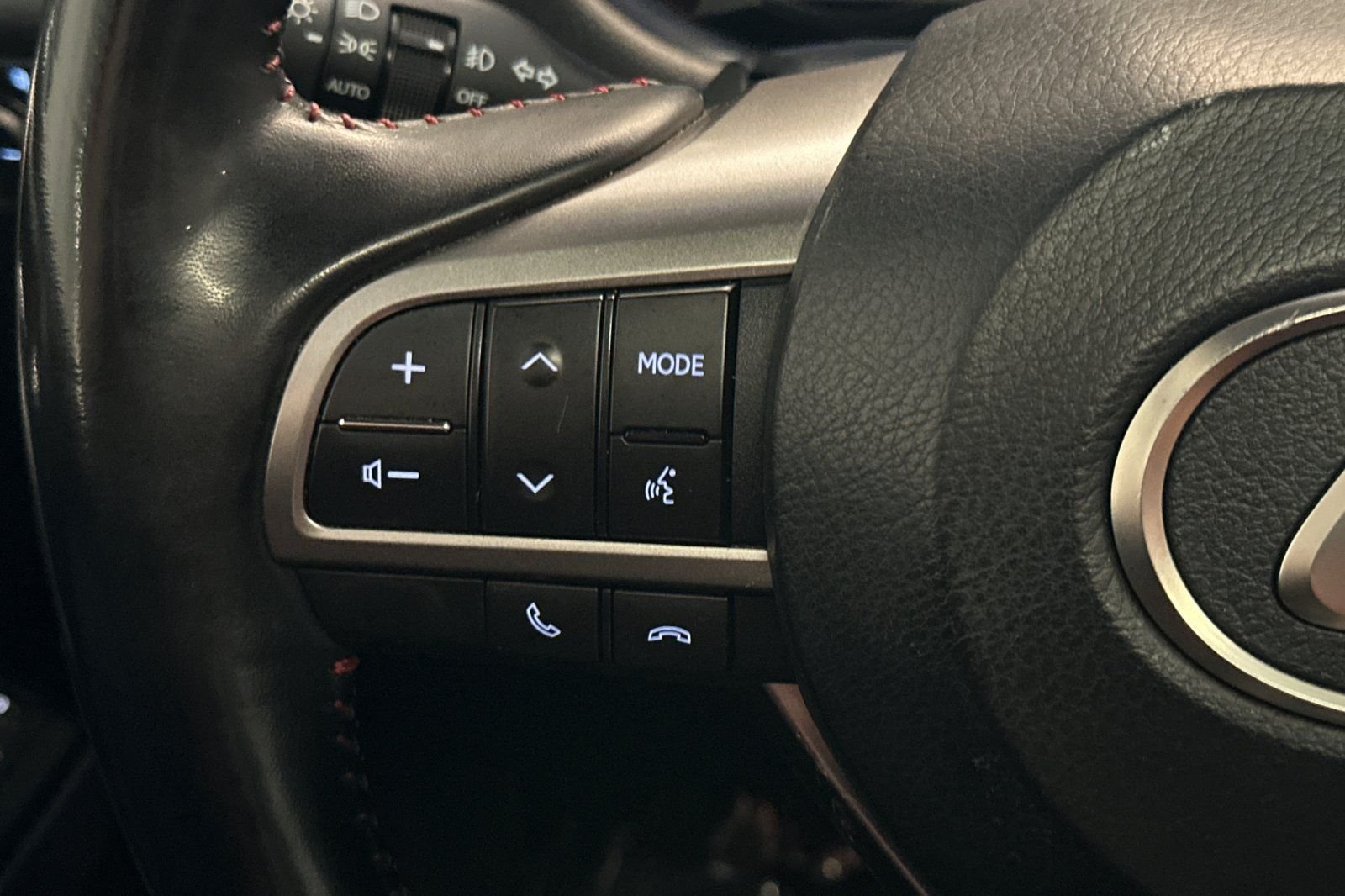 Used 2022 Lexus GX 460 Premium w/ Accessory Package AWD/4WD image 29