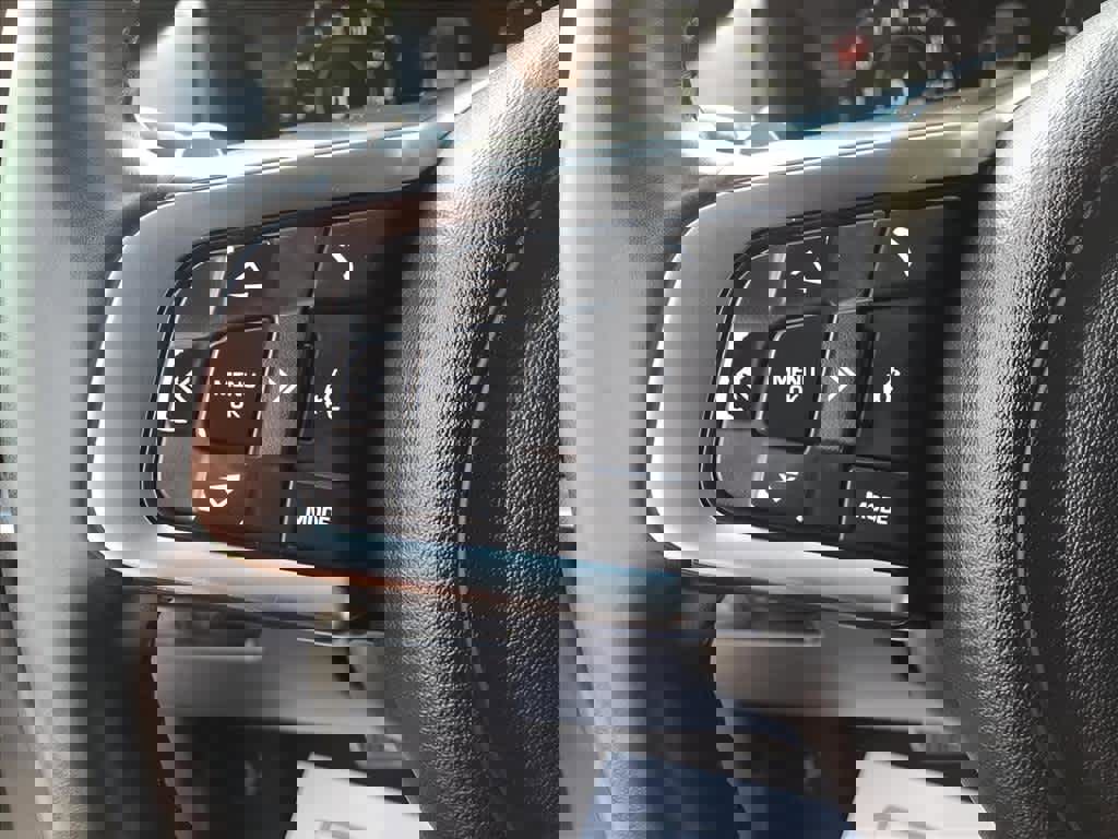 Used 2020 Jaguar F-PACE Checkered Flag image 24