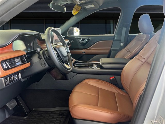 Used 2023 Lincoln Aviator Grand Touring image 9