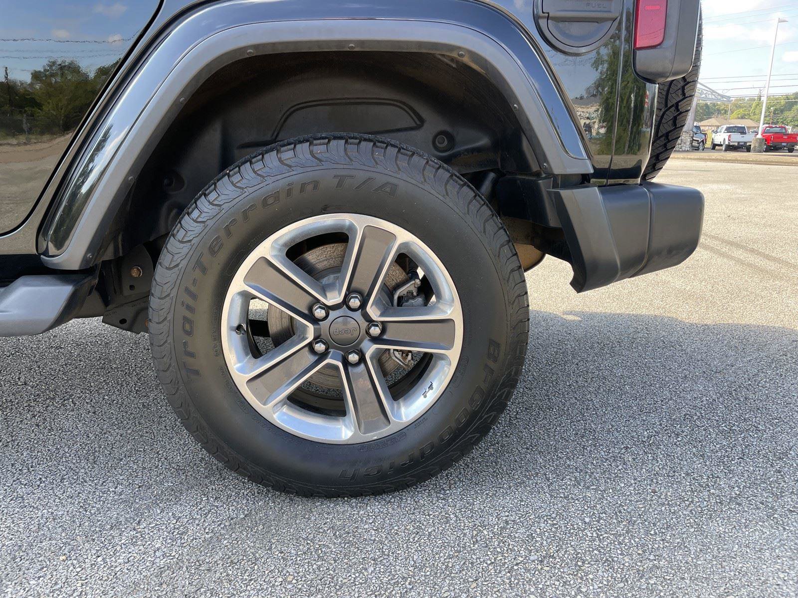 Used 2020 Jeep Wrangler Unlimited Sahara image 44