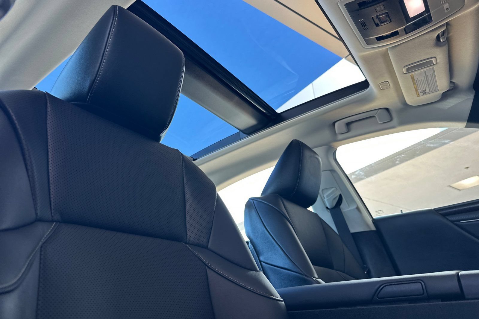 Certified 2024 Lexus ES 350 w/ Premium Package FWD image 13