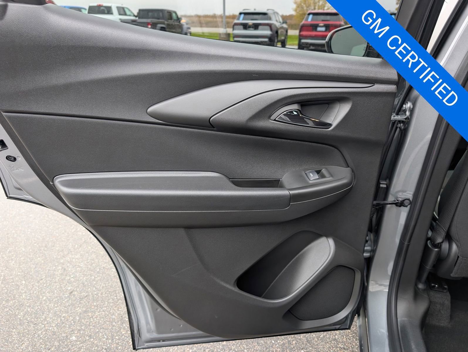 Used 2024 Chevrolet TrailBlazer LT w/ LT Cold Weather Package image 21