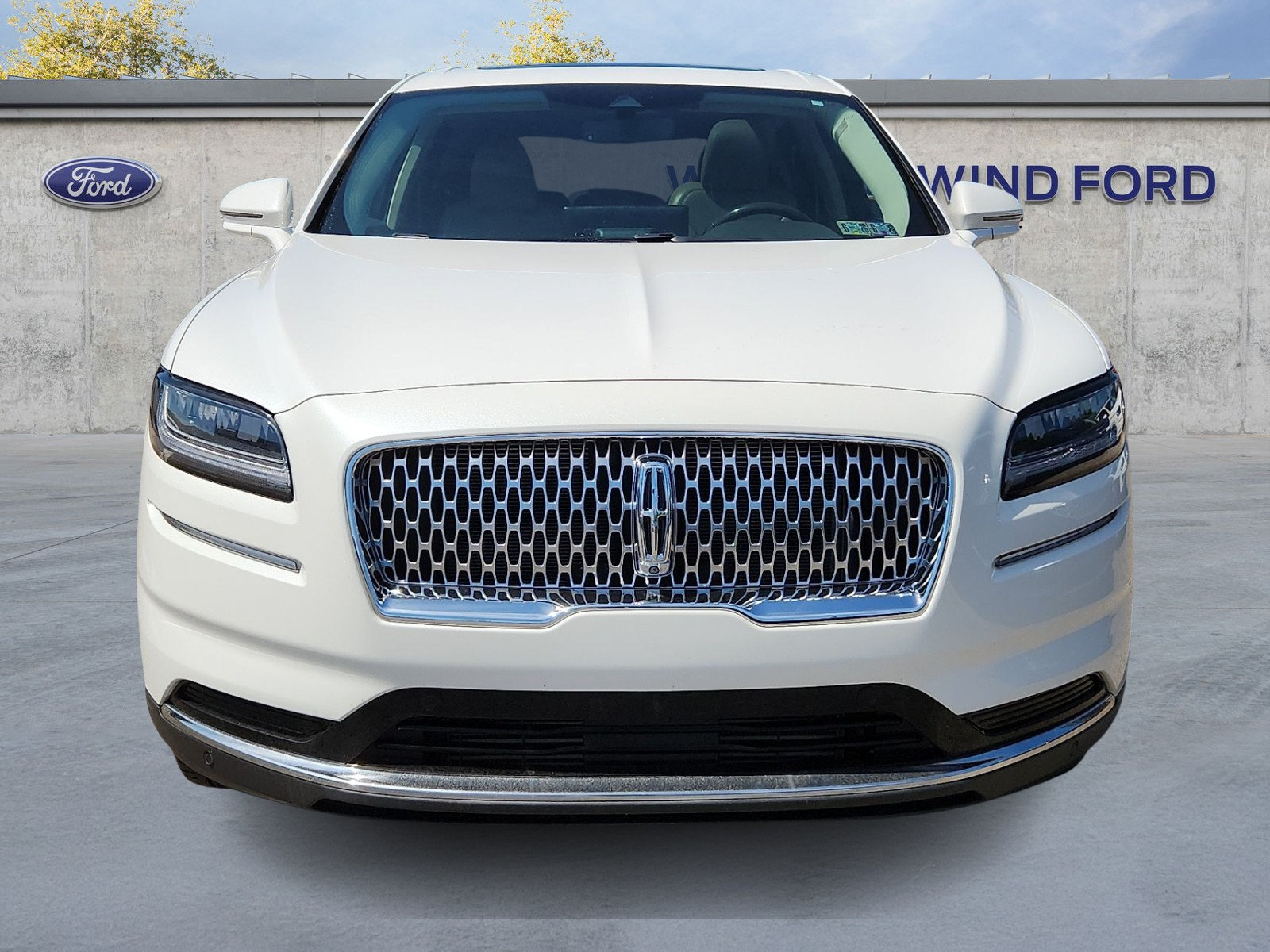 Used 2023 Lincoln Nautilus Reserve w/ Equipment Group 201A AWD/4WD image 2