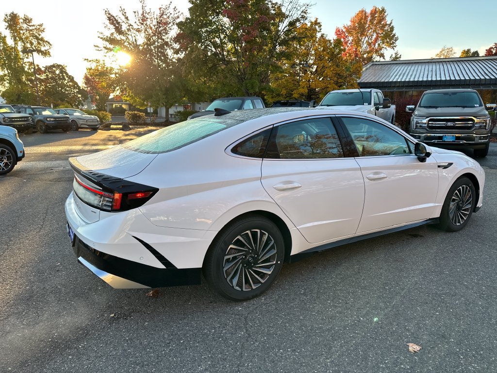 New 2026 Hyundai Sonata Limited FWD image 6