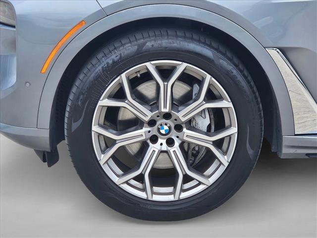Used 2023 BMW X7 xDrive40i w/ Premium Package AWD/4WD image 14