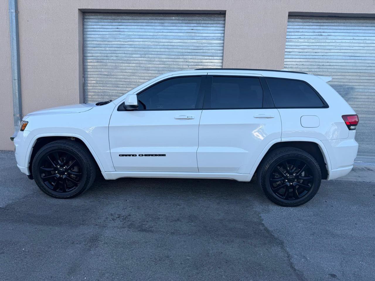 Used 2019 Jeep Grand Cherokee Laredo RWD image 15