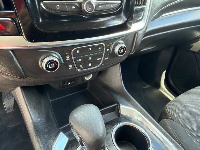 Used 2021 Chevrolet Traverse LS AWD/4WD image 24