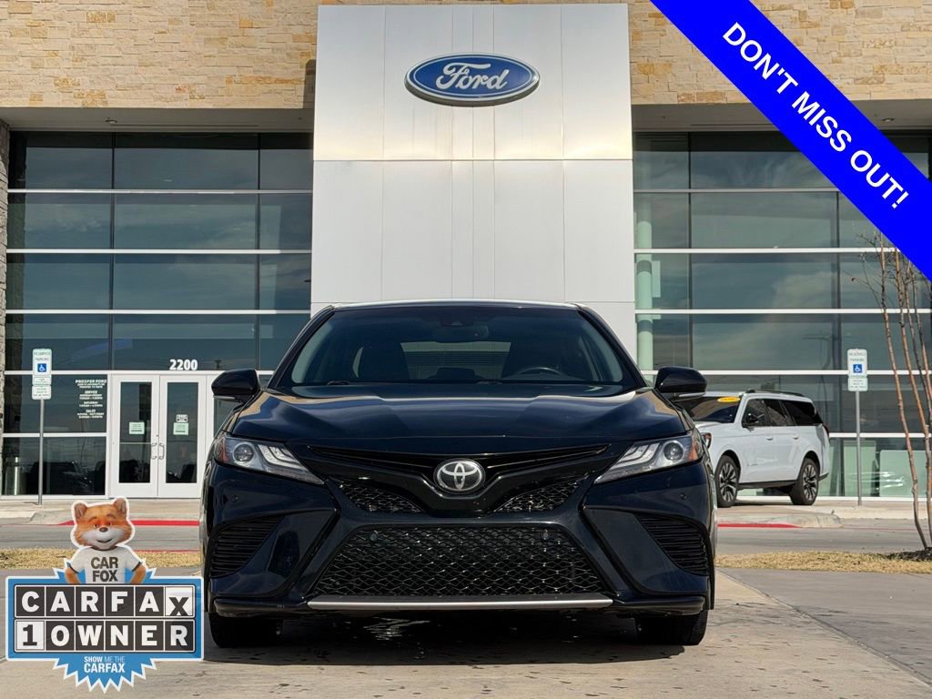 Used 2018 Toyota Camry XSE image 2