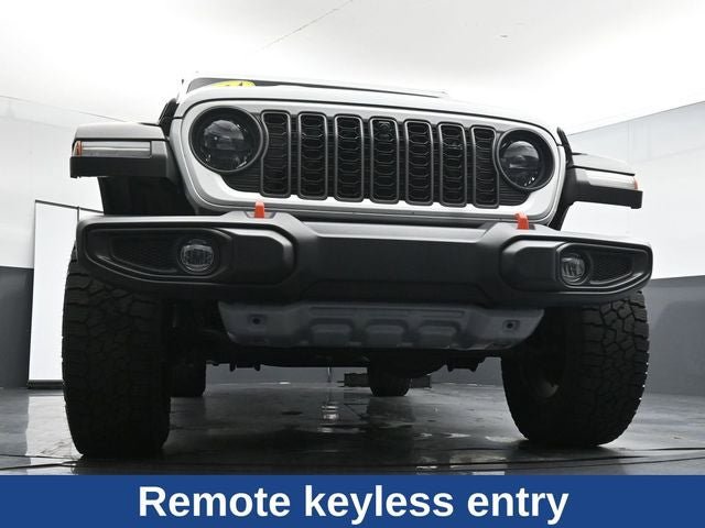Used 2024 Jeep Gladiator Mojave w/ Technology Group AWD/4WD image 29