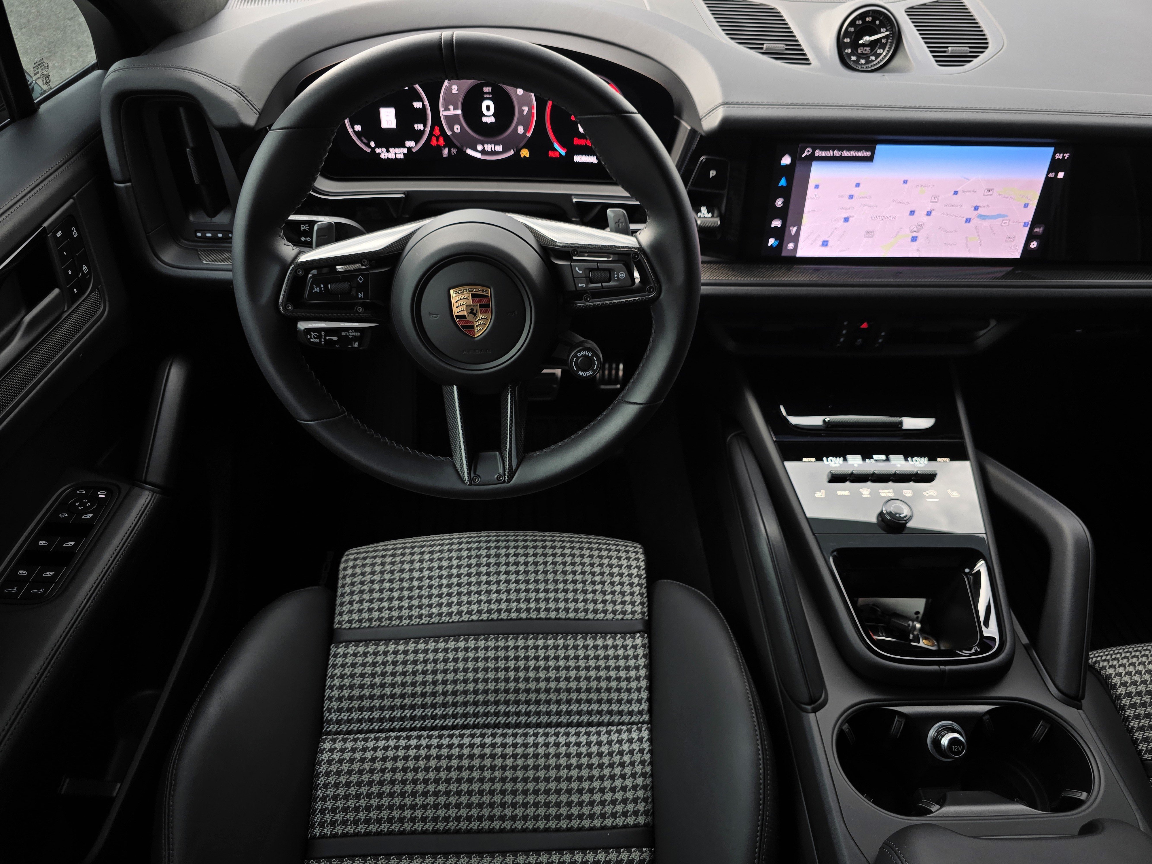 Used 2025 Porsche Cayenne GTS AWD/4WD image 11