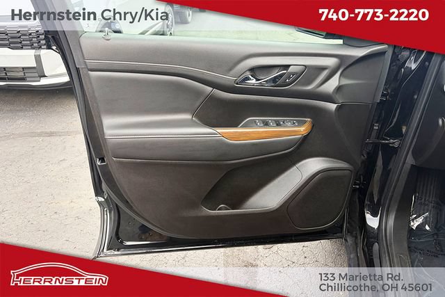 Used 2023 GMC Acadia SLE AWD/4WD image 13