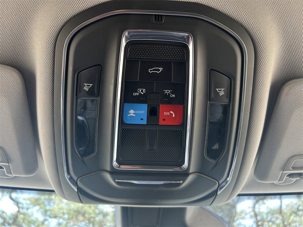 Used 2023 Jeep Grand Cherokee L Limited image 31