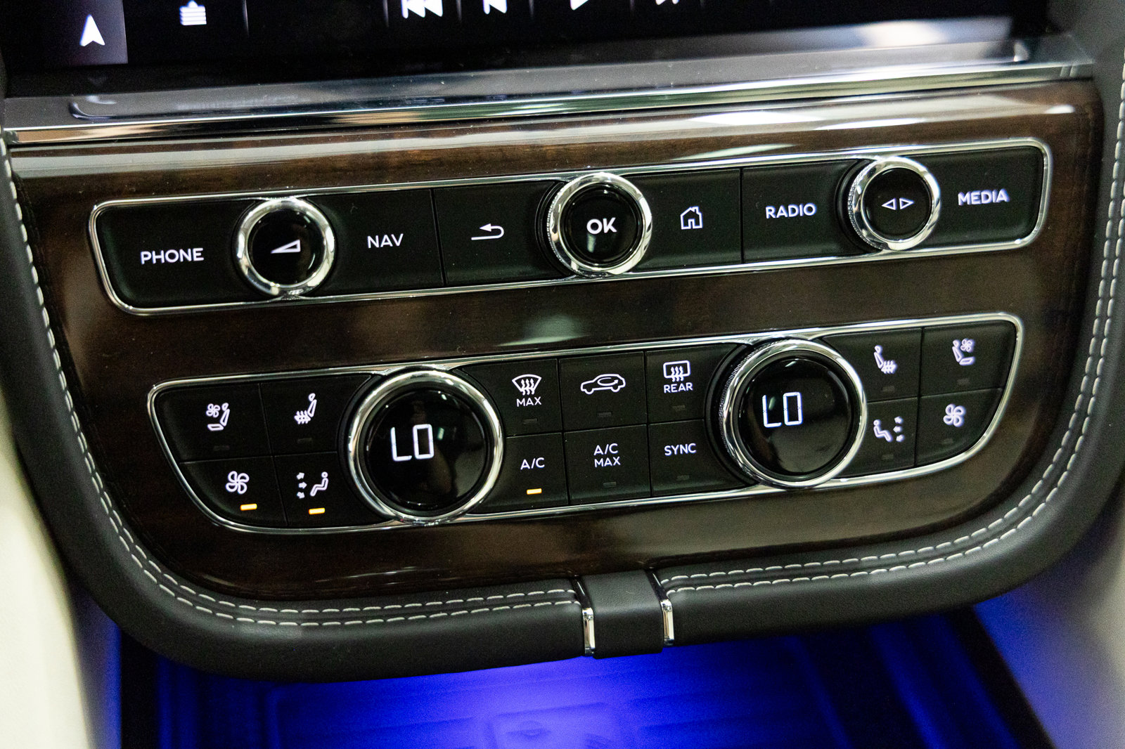 New 2026 Bentley Bentayga AWD/4WD image 36