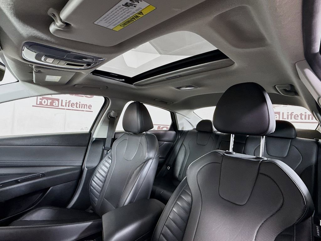 Certified 2023 Hyundai Elantra Limited FWD image 12