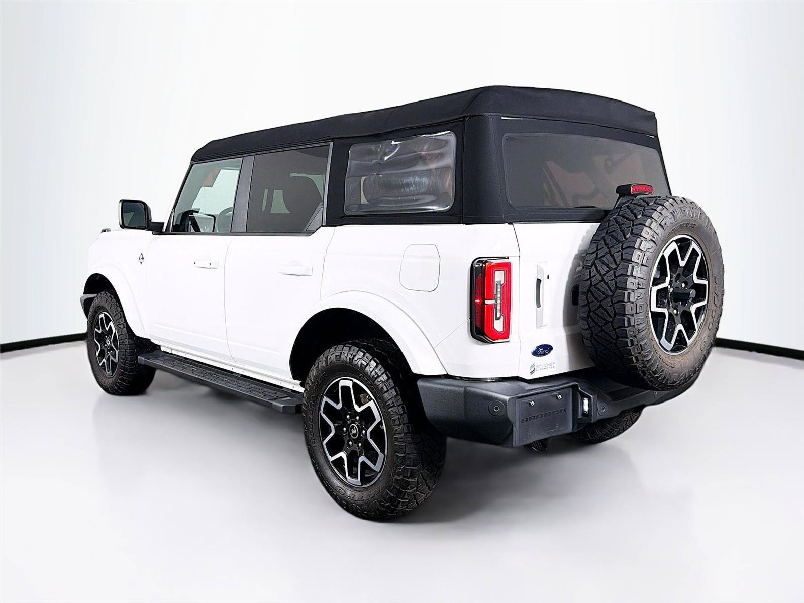 Used 2023 Ford Bronco Outer Banks AWD/4WD image 9