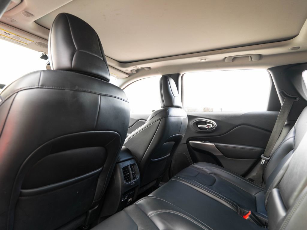 Used 2021 Jeep Cherokee Latitude Lux w/ Sun & Sound Group image 15