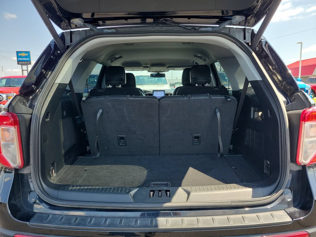 Certified 2023 Ford Explorer XLT w/ Equipment Group 202A AWD/4WD image 10