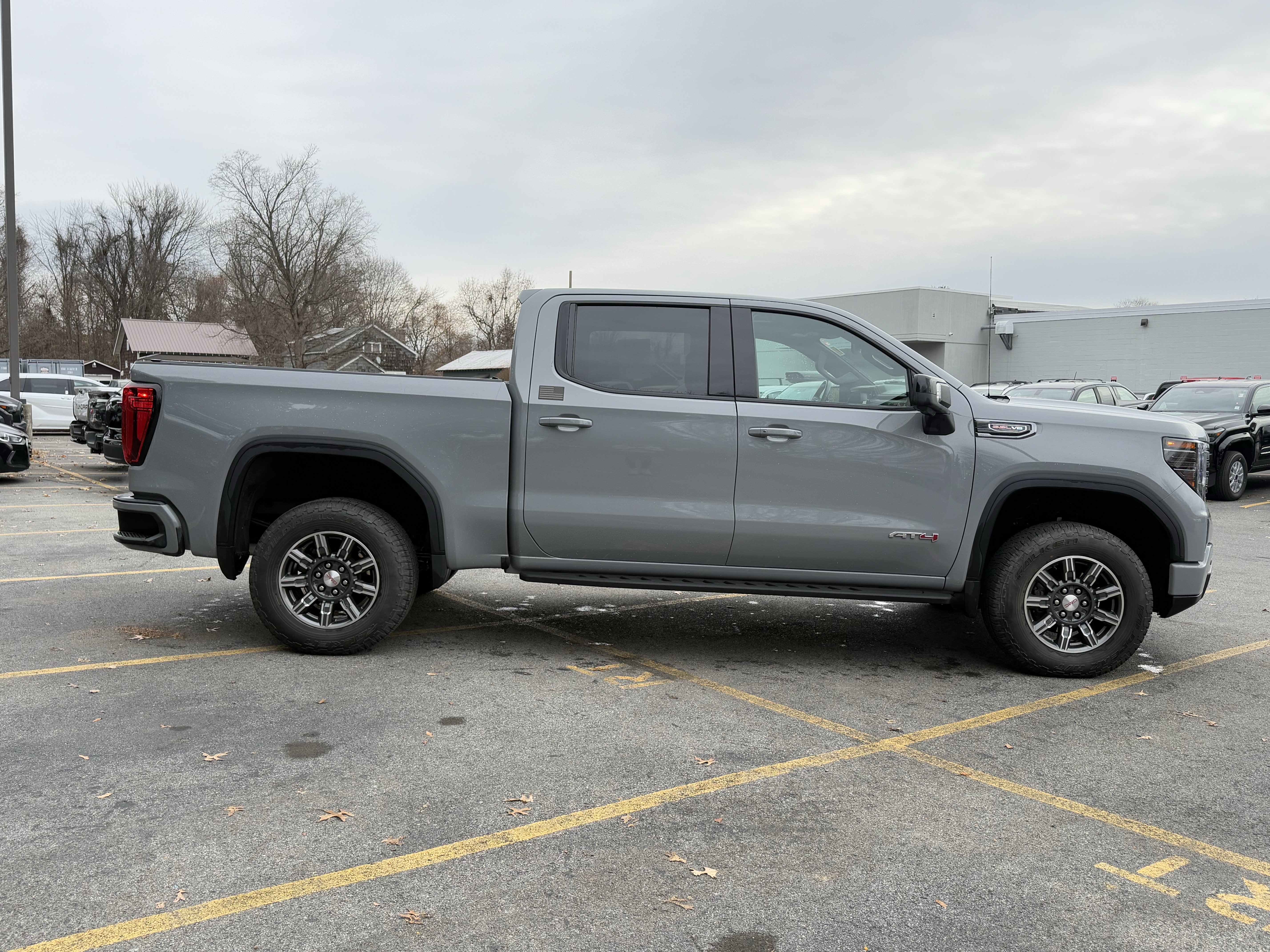 Used 2024 GMC Sierra 1500 AT4 w/ AT4 Premium Package image 7