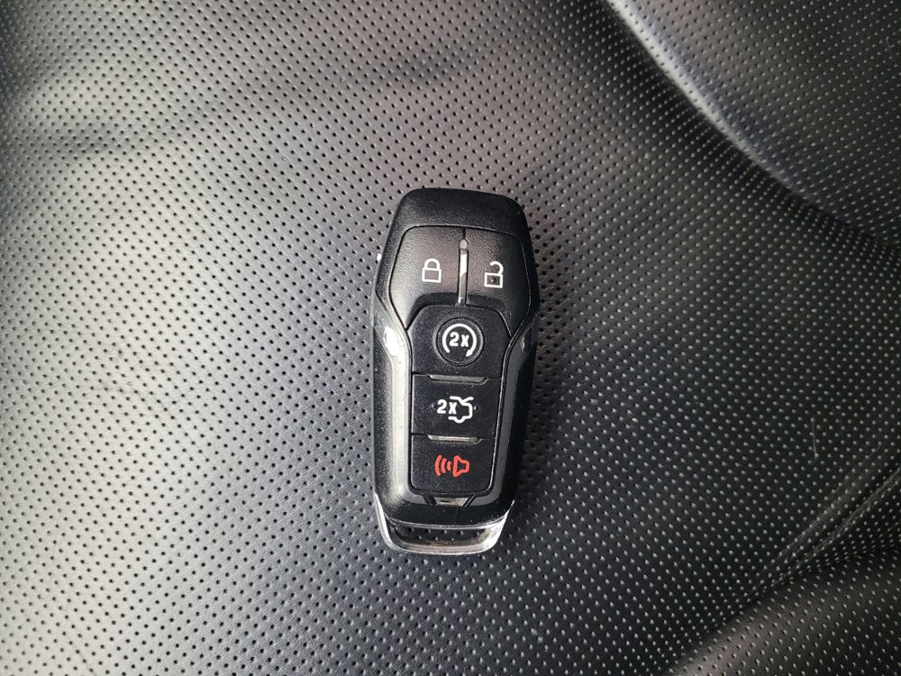 Used 2016 Lincoln MKX Reserve w/ Climate Package AWD/4WD image 32