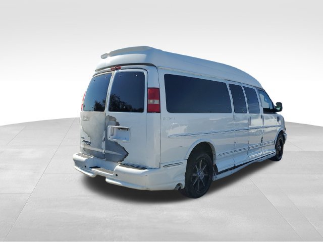Used 2010 Chevrolet Express 3500 LT w/ LT Preferred Equipment Group RWD image 4