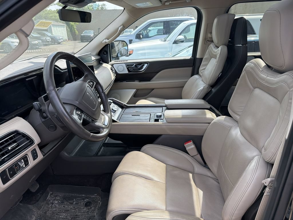 Certified 2024 Lincoln Navigator L Reserve AWD/4WD image 5