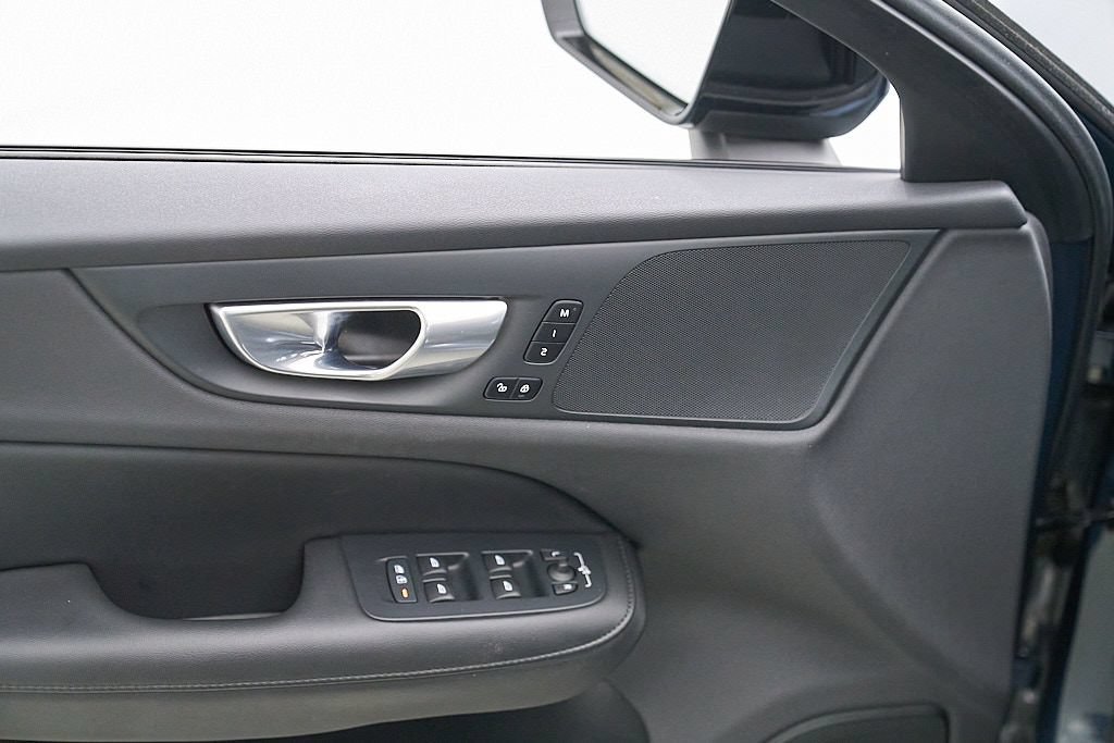 Certified 2024 Volvo S60 B5 Plus AWD/4WD image 10