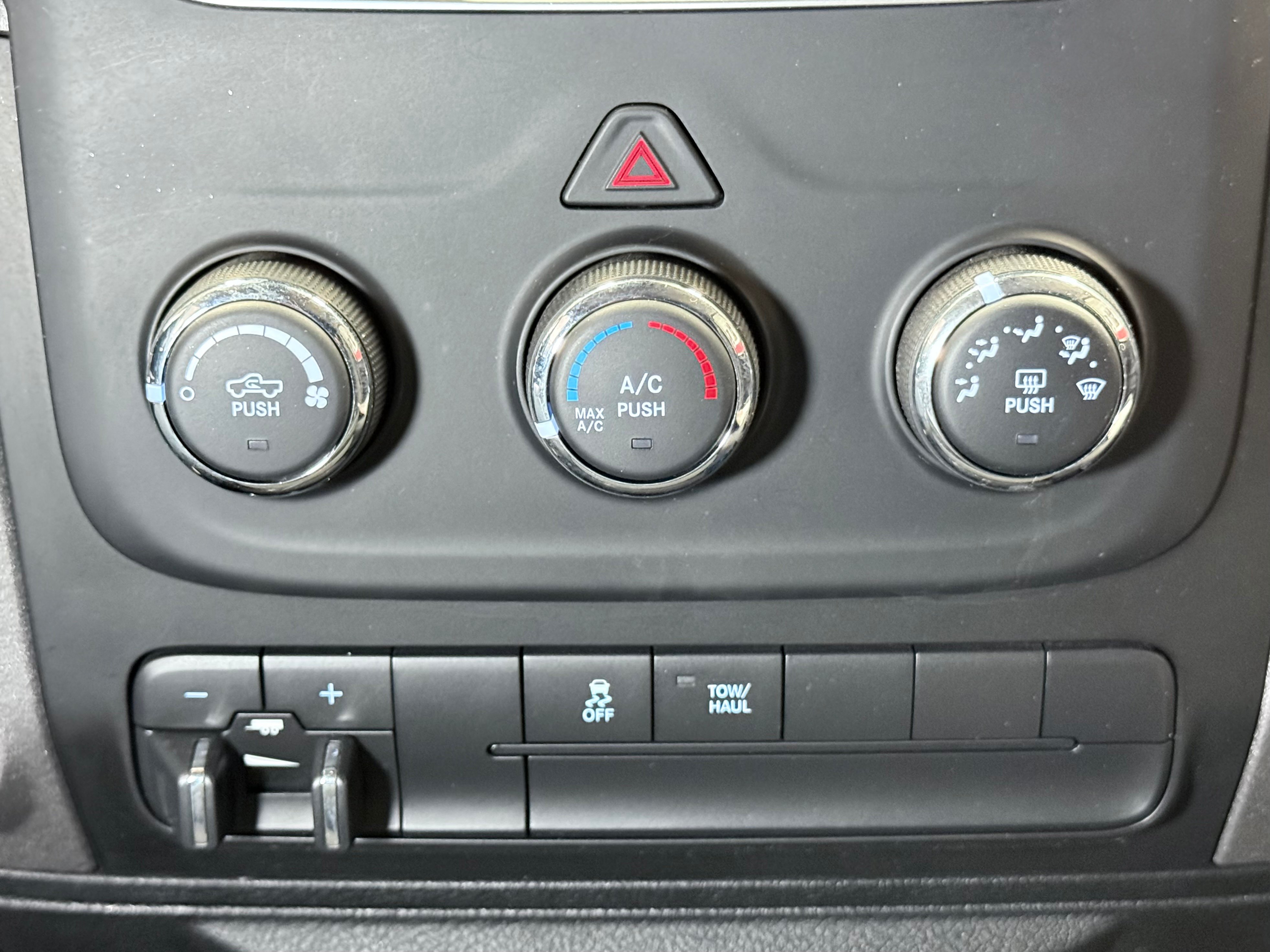 Used 2019 RAM 1500 Express w/ Express Value Package AWD/4WD image 27