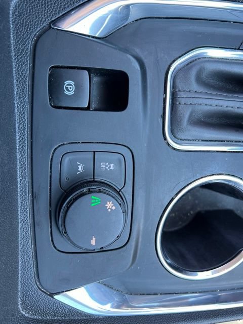 Used 2019 Chevrolet Traverse Premier w/ Driver Confidence II Package FWD image 25
