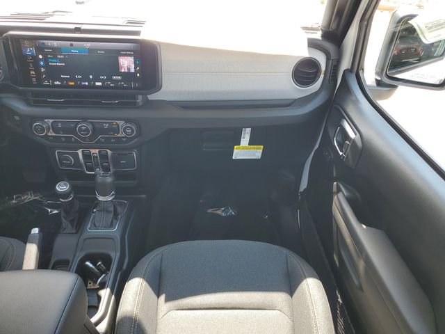 New 2025 Jeep Gladiator Sport image 18