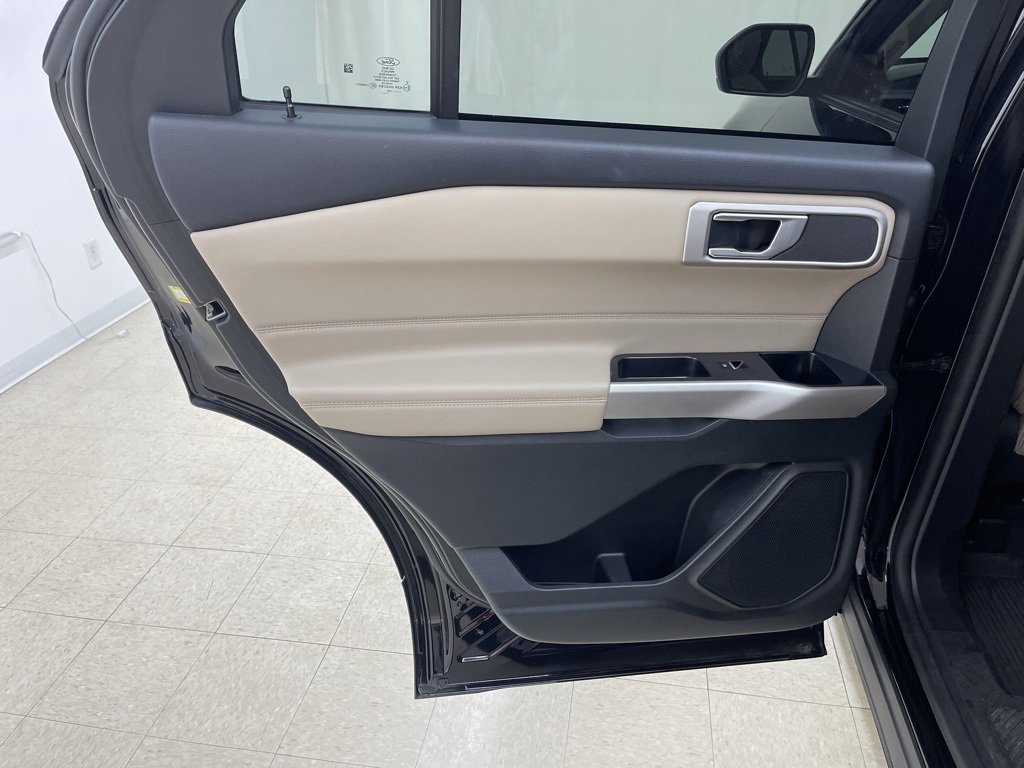 Used 2023 Ford Explorer XLT image 18
