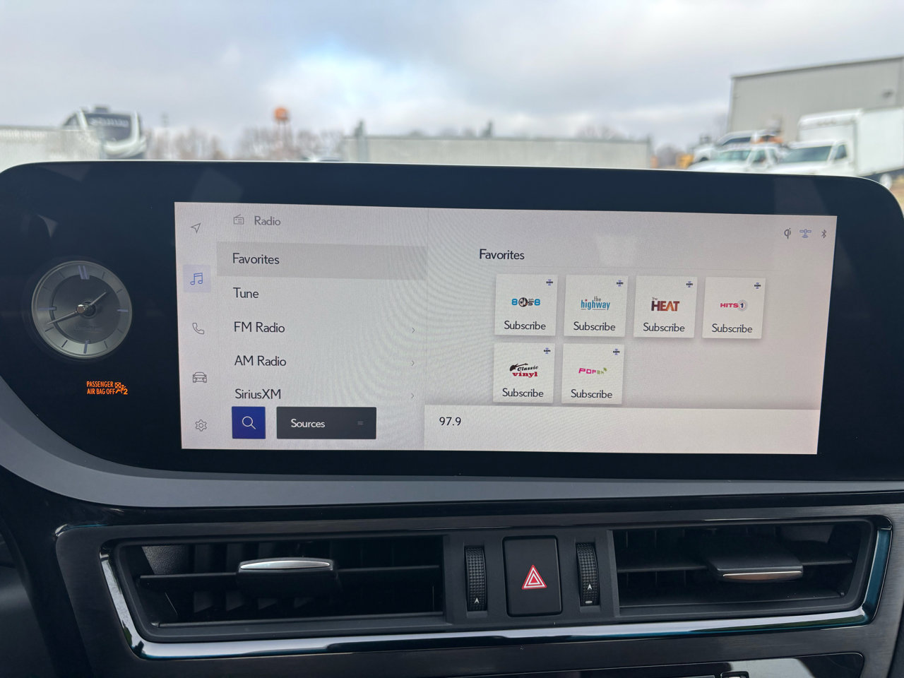 Used 2023 Lexus ES 350 w/ Accessory Package (Z1) image 21