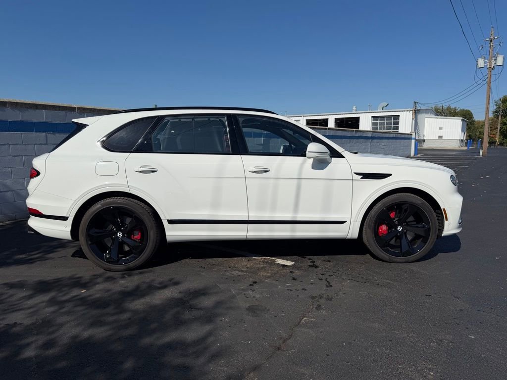 Used 2023 Bentley Bentayga image 6