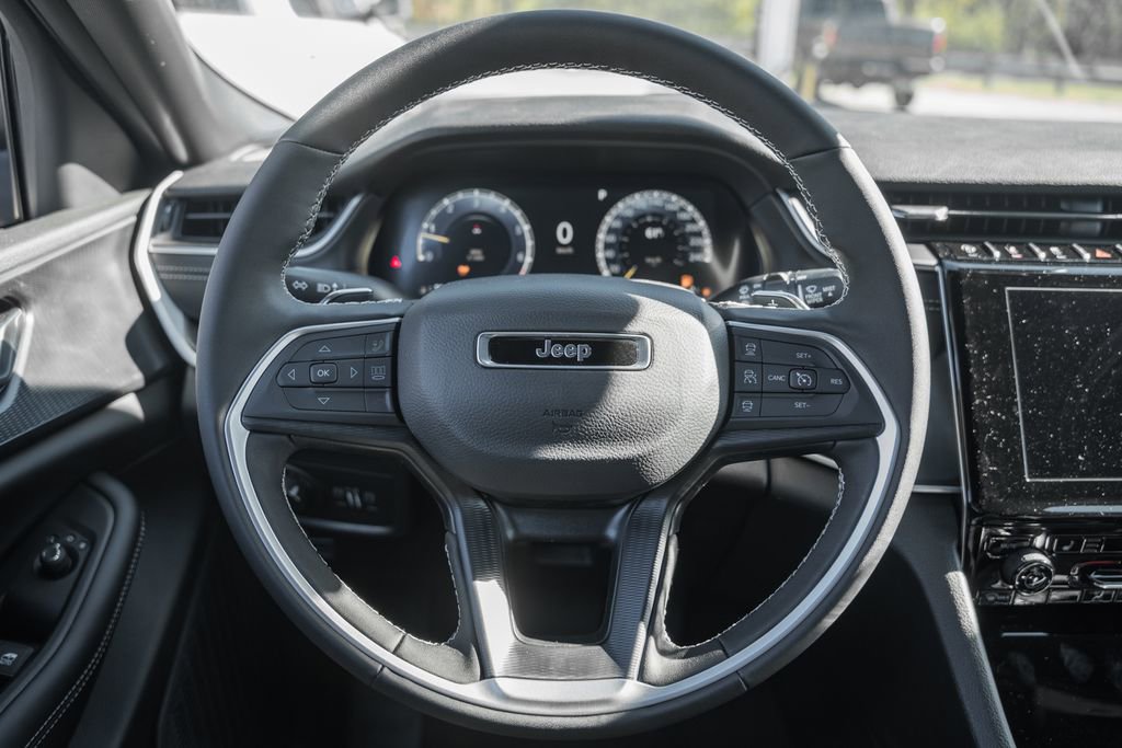 New 2025 Jeep Grand Cherokee Laredo X w/ Luxury Tech Group I image 26