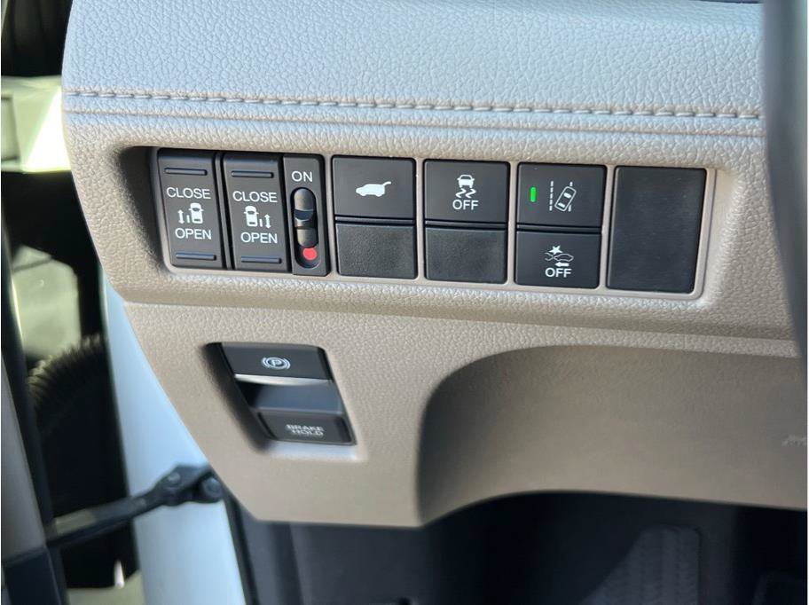 Used 2018 Honda Odyssey EX-L image 19